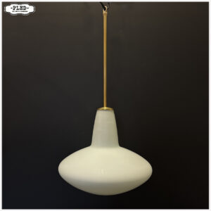 Sculpturale opaline pendellamp, 1960s, Tsjechoslowakije
