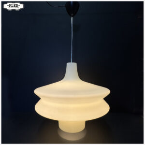 Grote, sculpturale, opaline pendellamp, jaren 60