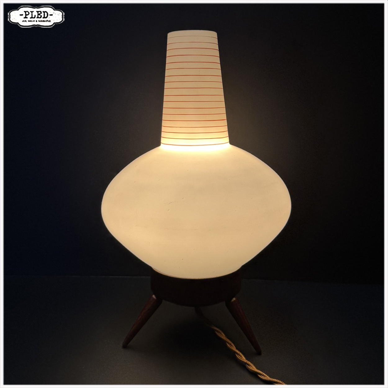 Vintage tafellamp met mat opaline glazen kap, 1960s - Afbeelding 3