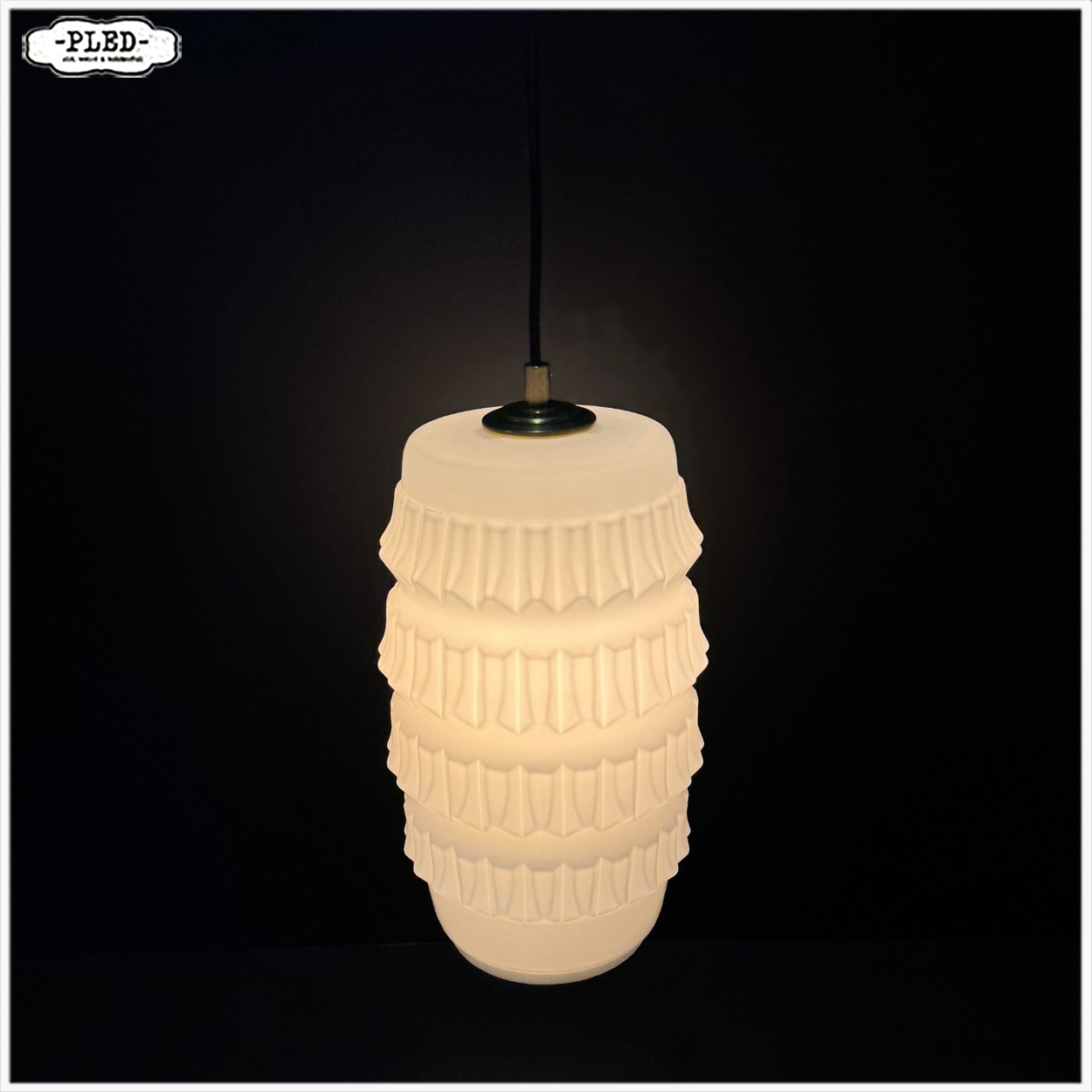 Vintage sculpturale opaline hanglamp, Tsjechoslowakije 1960s