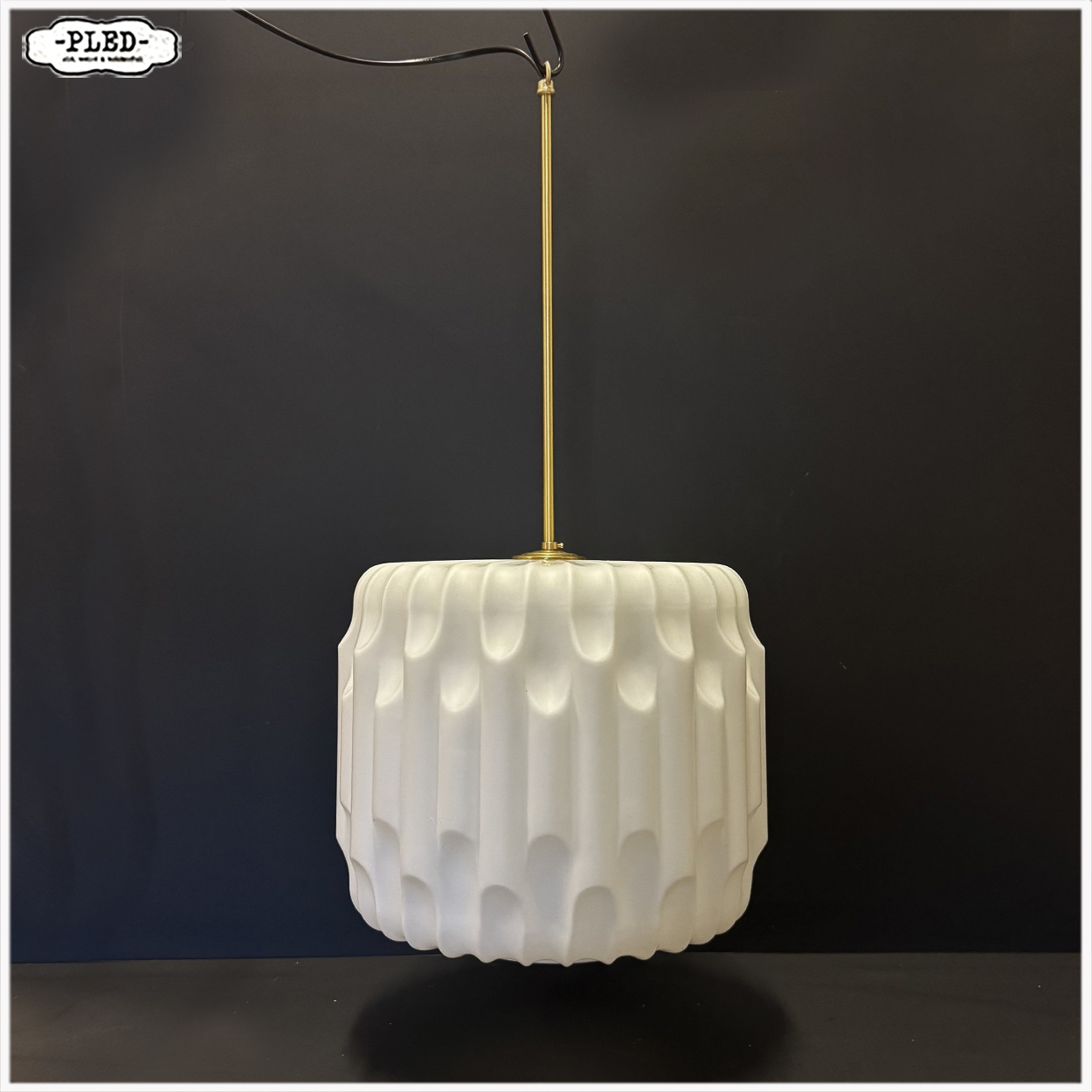Sculpturale opaline pendellamp, Karel Volf - Afbeelding 2