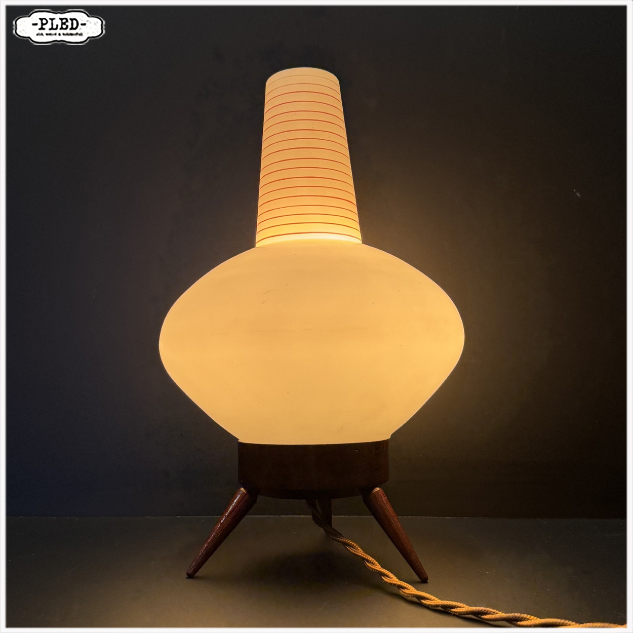 Vintage tafellamp met mat opaline glazen kap, 1960s - Afbeelding 6