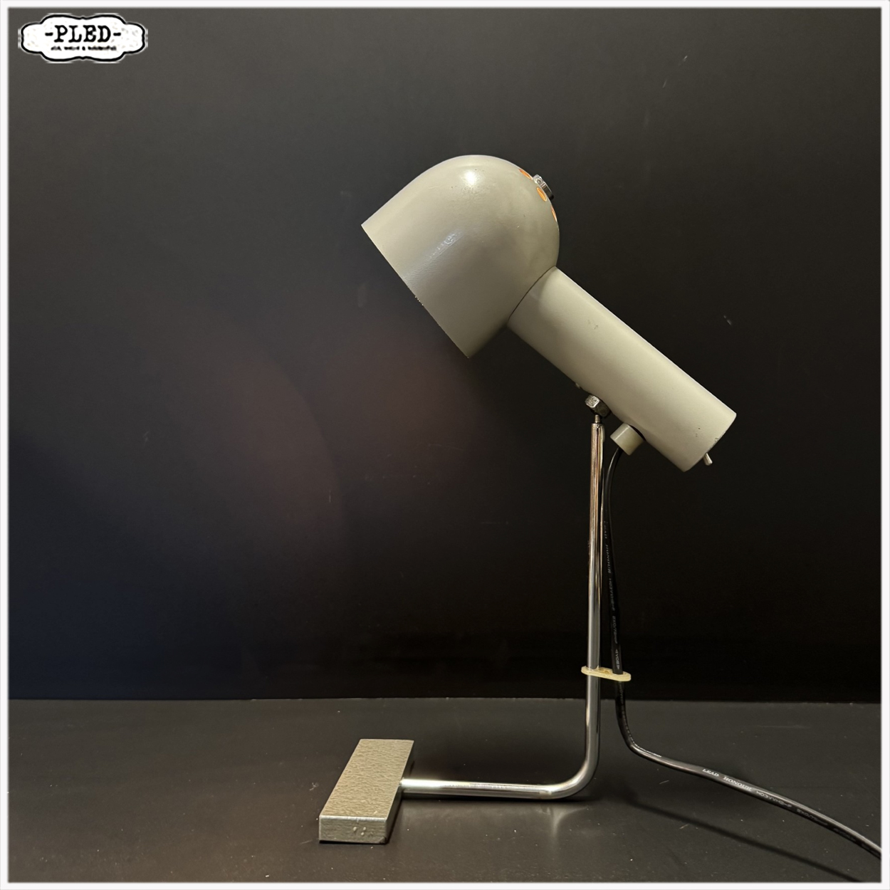Minimalistisch tafellampje, Josef Hurka voor Napako, 1960s - Afbeelding 9
