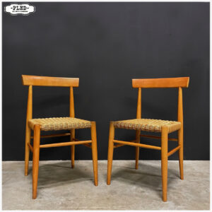Set van twee beukenhouten stoelen, Krásná Jizba