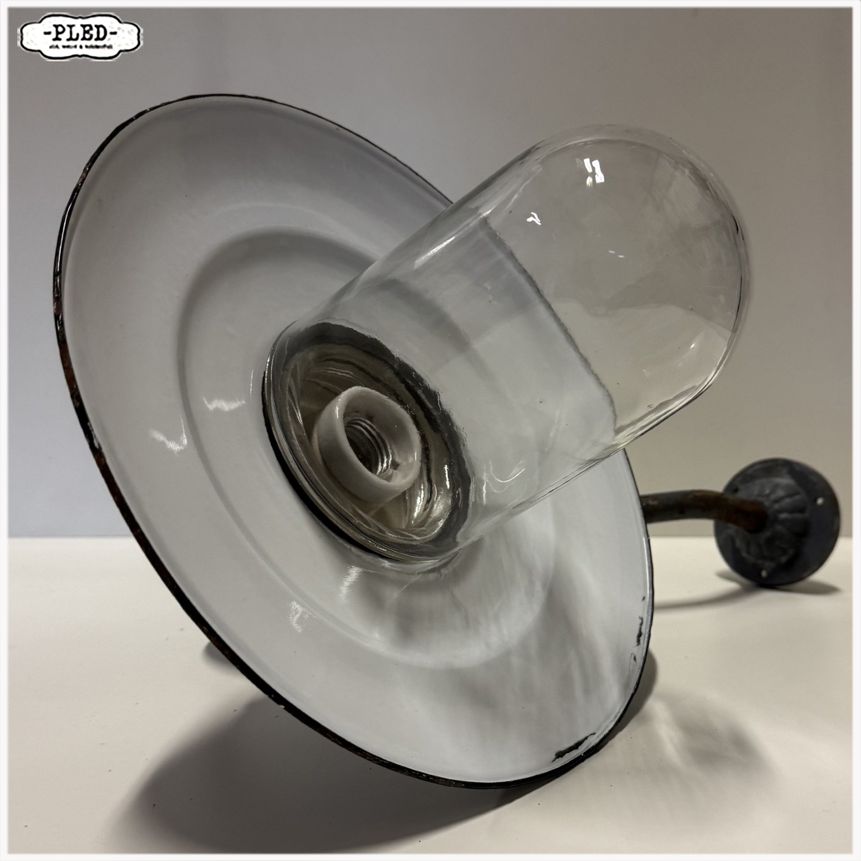 Landelijke muurlamp met geëmailleerde kap en schutglas - Afbeelding 7